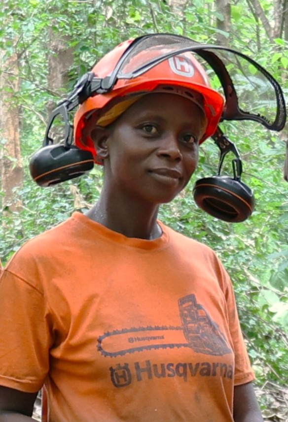Helina Dansowaa is a qualified chainsaw operator